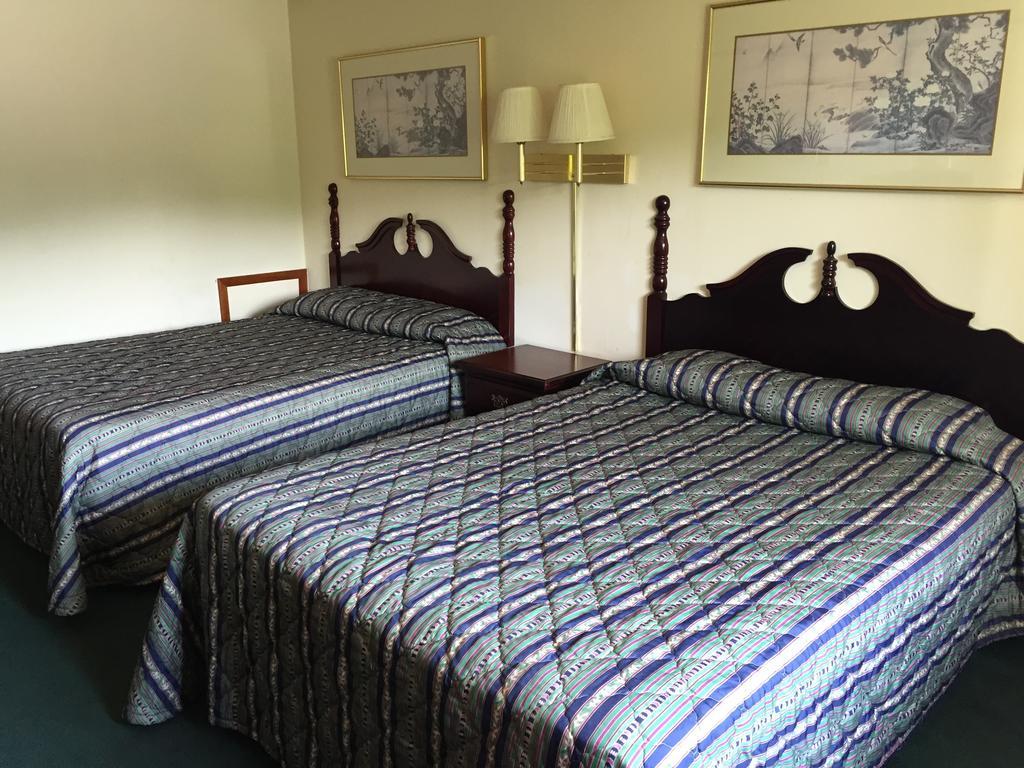 A Sapphire Inn Franklin Bilik gambar
