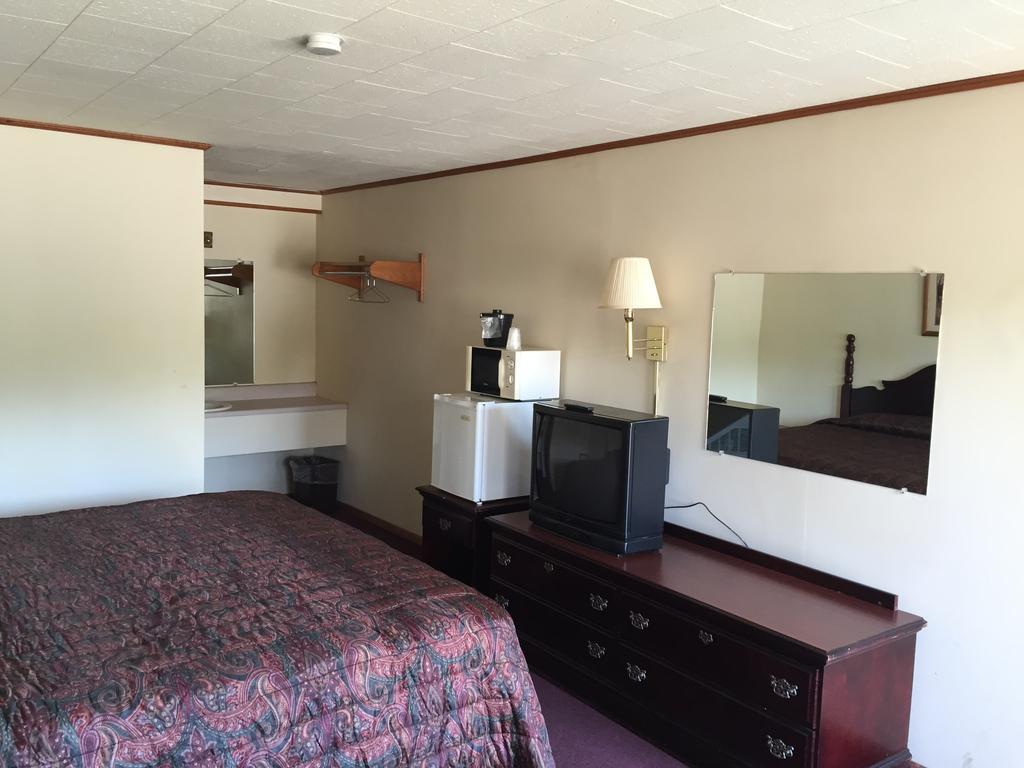 A Sapphire Inn Franklin Bilik gambar